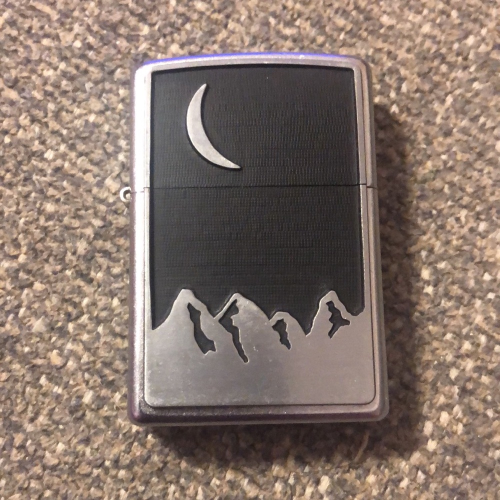 Sale 💚 Vintage Unfired Zippo Lighter "Marlboro Crescent Moon Over Mountain”